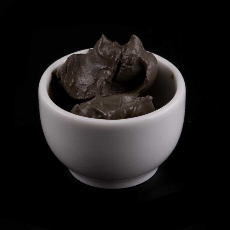 Dead Sea mud is carefully collected mud from the shores of the Dead Sea. It is rich in many minerals such as magnesium, calcium, potassium and iron. Thanks to t