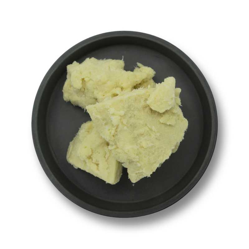 Shea butter, also known as shea butter, is made from the nuts of the African Shea tree. This unrefined butter is creamy yellow with a slightly nutty aroma. Its 