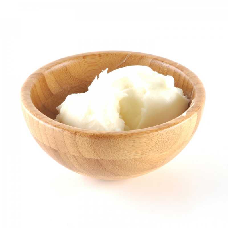Shea butter, also known as shea butter, is made from the nuts of the African Shea tree. It is refined, so it has undergone a process in which it has been stripp