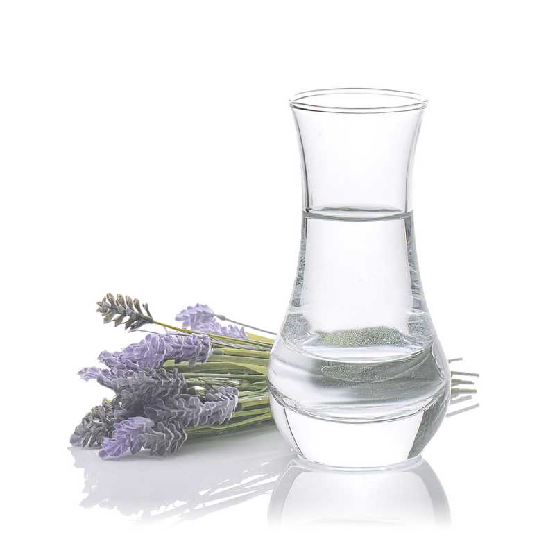 Lavender essential oil is one of the most versatile and widely used essential oils, suitable for both adults and children.
Spike Lavender essential oil is obta