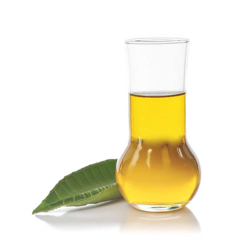 Niaouli essential oil is characterized by strong anti-rheumatic, anti-inflammatory or insecticidal properties. Its inhalation helps with respiratory tract infla