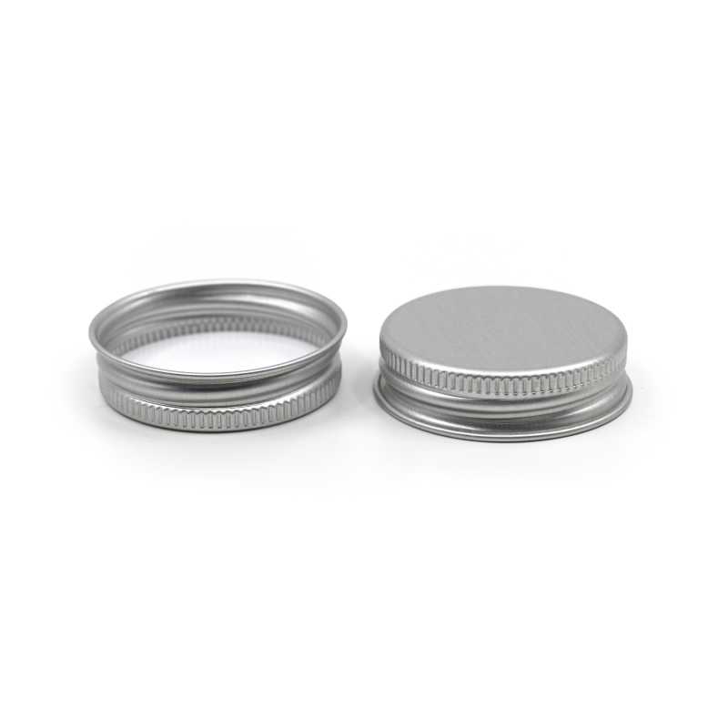 The aluminium lid is fitted with an insert for better sealing. This way your product will not come into contact with the lid. It is suitable for plastic, glass 