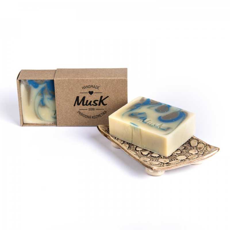 Gentleman is a soap with a sweet woody-citrus scent. Gentleman is a natural, handmade soap made with a combination of olive, coconut and sunflower oils. It is e