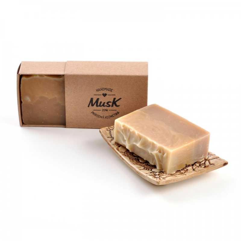 
Peace of mind is a natural honey-bee currant soap with beeswax and a fresh herbal scent
The soap in a combination of lemon balm and blackcurrant herbs is enr