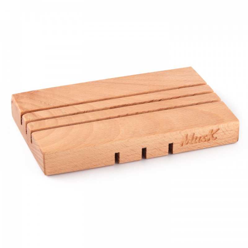Soap dish made of beech wood impregnated with linseed oil to ensure water repellency.The soap dish is suitable for 1-2 pcs of any MusK soap in combination with 
