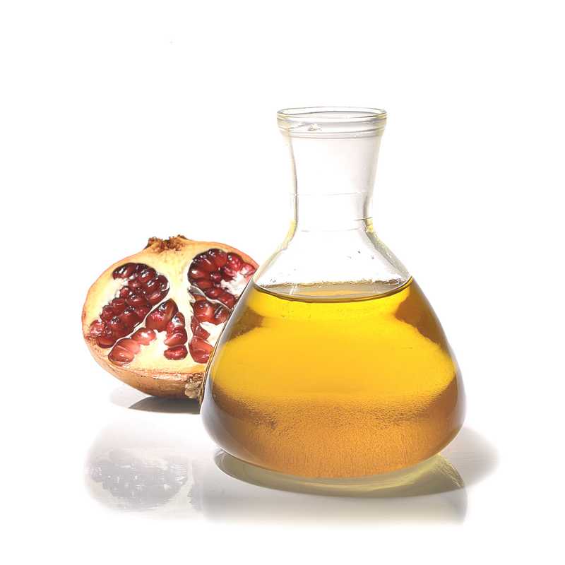 Pomegranate seed oil is obtained by cold pressing. This oil is a powerful antioxidant (thanks to its high content of ellagic acid) that fights free radicals and