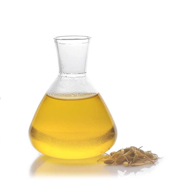 Wheat germ oil is high in antioxidants and is an ideal choice for mature skin. It is produced by cold pressing from sprouted wheat kernels. It has a dark golden