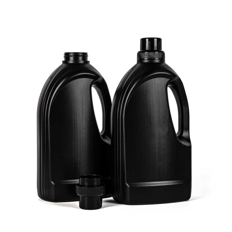 Black Plastic Detergent Bottle, Black Cap, 1,5 l