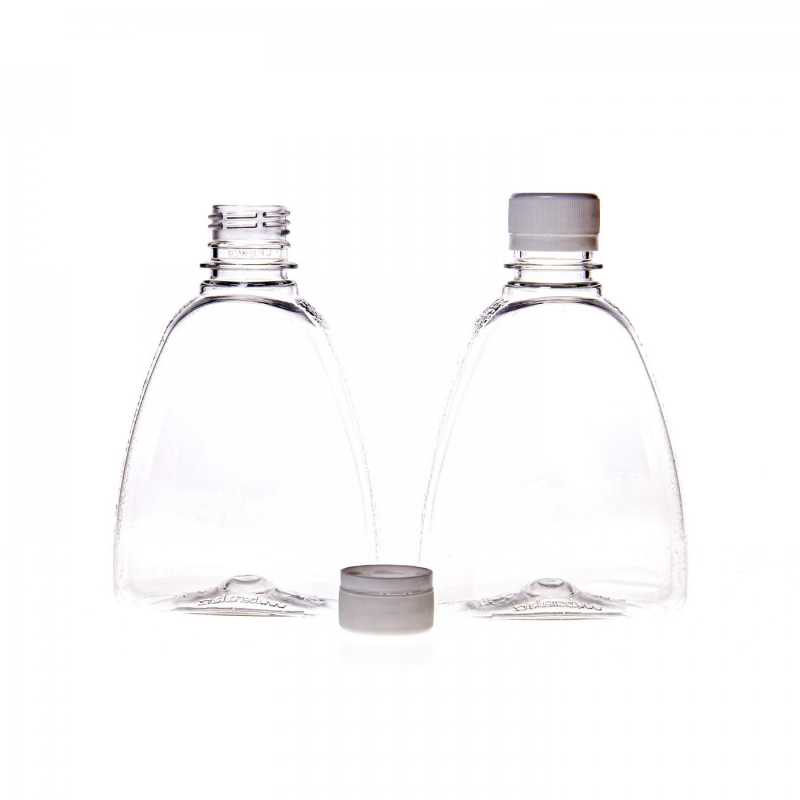 II. CLASS - bottles may have slight scratches on the surface.
Flat clear plastic bottle, ideal for storing a variety of liquids and gels, cleaning products, li