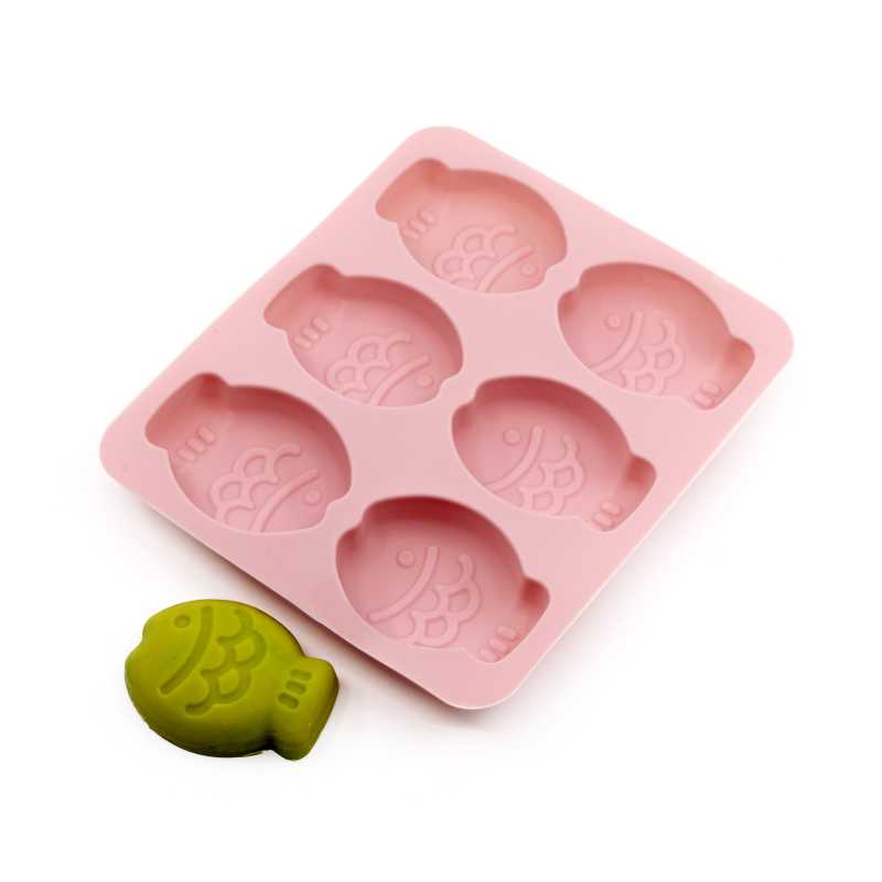 Silicone moulds are very flexible and can be used to cast a variety of substances including soaps, waxes and soap bases.
Pour the liquid heated mass into the m