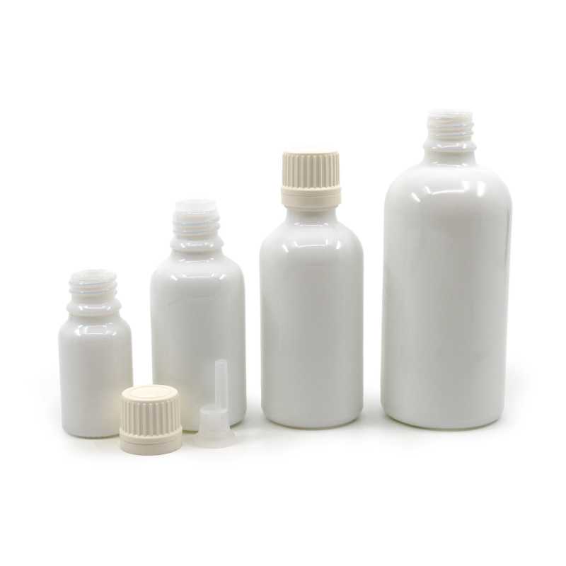 The white glass bottle, the so-called vial, is made of thick glass. It is used for storing liquids.Volume: 100 mlBottle height: 112 mmBottle diameter: 44,5 mmDi