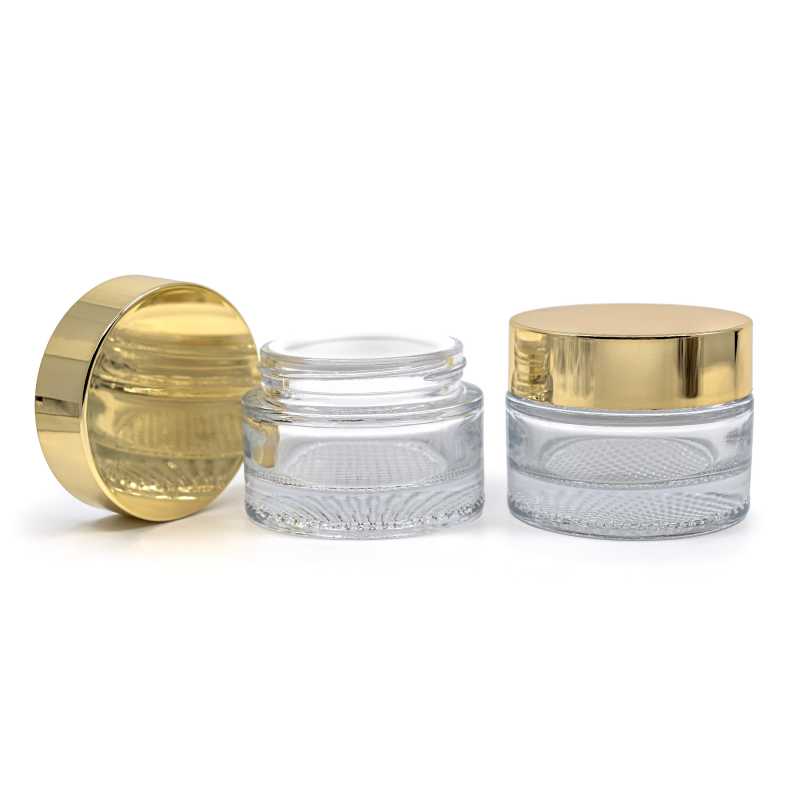 Elegant glass cup made of thick transparent glass with a volume of 50 ml. Suitable for storing creams, balms, oils or samples. The diameter of the lid is 6,4 cm