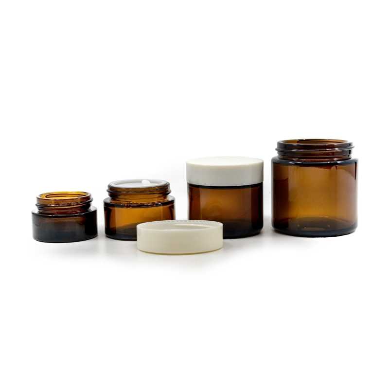 Glass cup made of thick dark brown glass.Suitable for storing creams, balms, oils or samples. It is also suitable for making candles.
Volume: 50 ml
 The packa