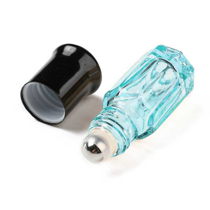 Glass roll-on with plastic lid in transparent blue with a volume of 3 ml.
The ball in the roll-on is metal and moves easily even without pressing.
Overall hei