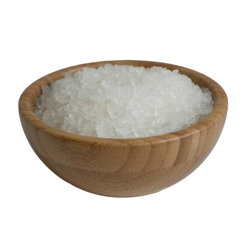 Dead Sea salt has an inherent position and use in cosmetics.
You will appreciate this substance in the production of body scrubs, sparkling bath bombs, further