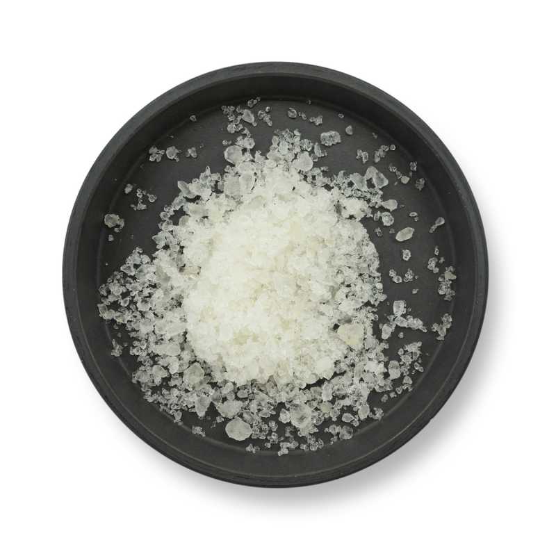 Dead Sea salt has an inherent position and use in cosmetics.
You will appreciate this substance in the production of body scrubs, sparkling bath bombs, further