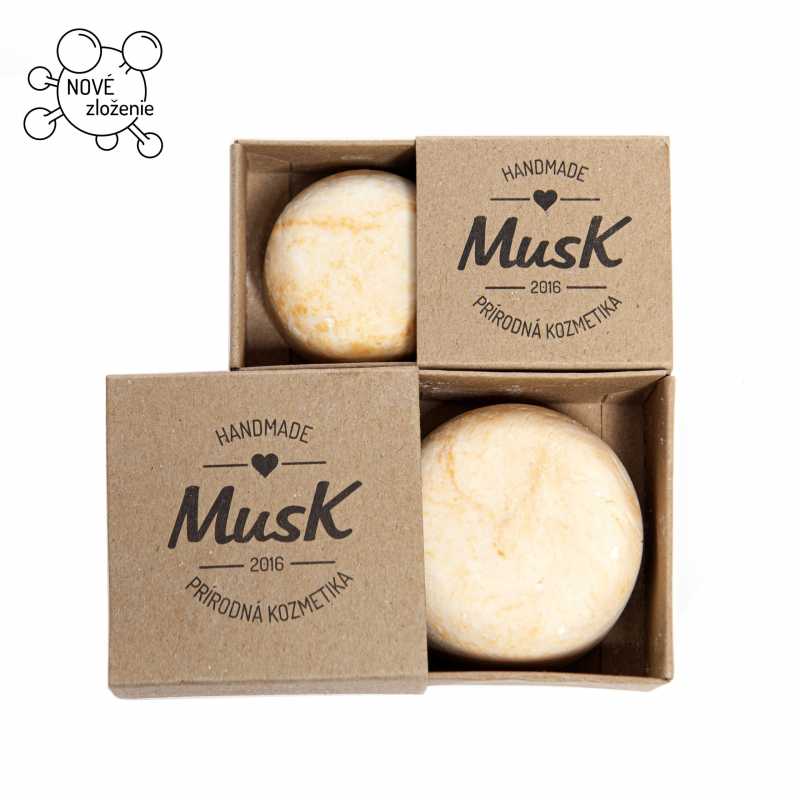 Scent of Christmas is a natural solid shampoo containing virgin coconut oil and a combination of essential oils with a Christmas scent. It is a limited offer as