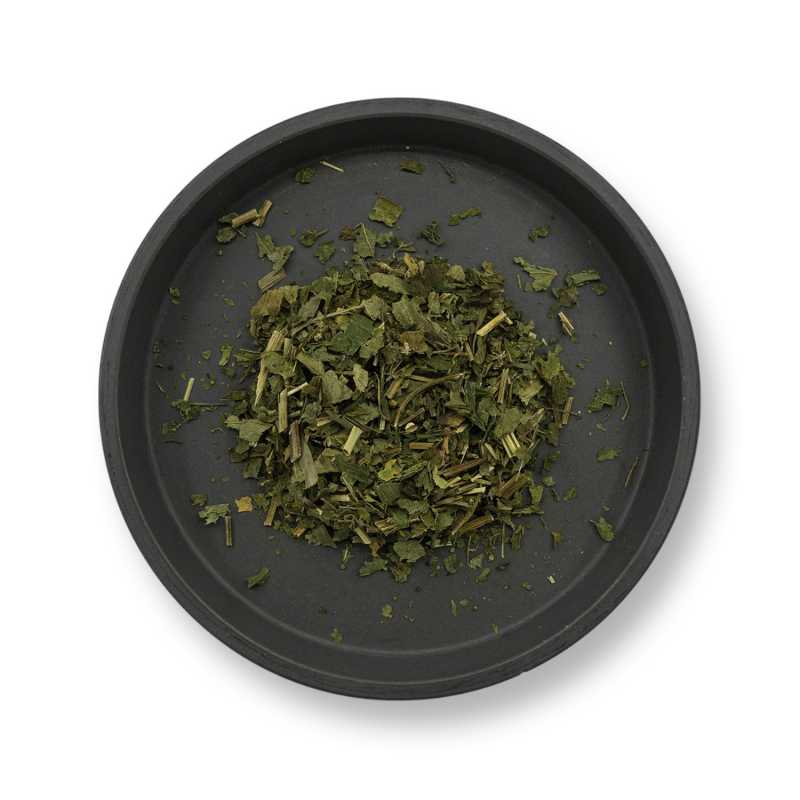 Nettle is known for its antibacterial and anti-inflammatory effects.
It contains vitamins C, B and chlorophyll. It is ideal for problematic skin. Treats inflam