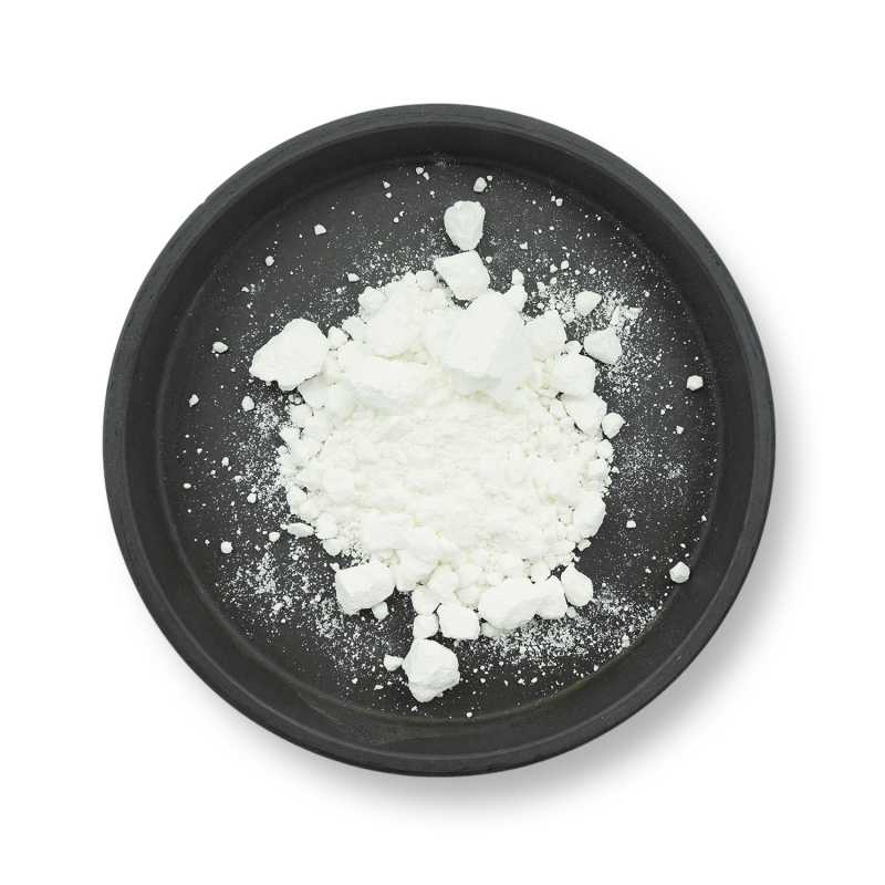 Zinc oxide (zinc oxide) is a white natural powder with anti-inflammatory and mild antibacterial effects.
It can be used in soaps and creams designed for acne-p